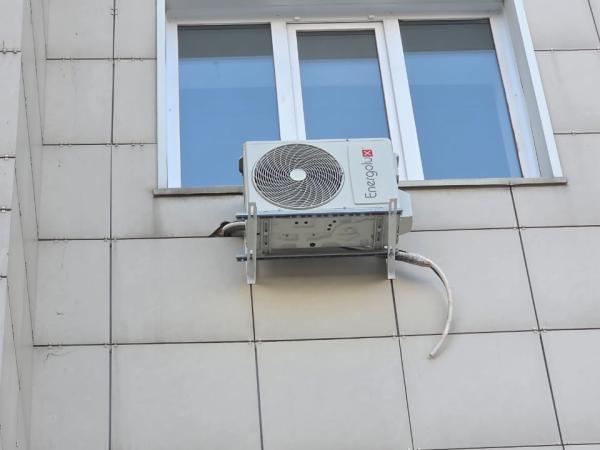 Установка кондиционера Energolux Zurich в два этапа в Бердске