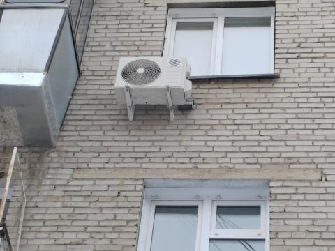 Установка кондиционера с штроблением стен в Бердске – купить сплит-систему Loriot Premiere