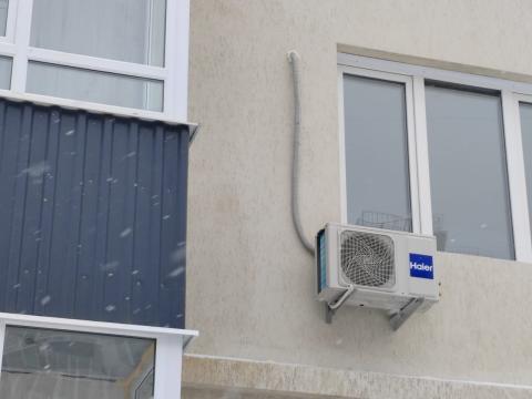 Монтаж сплит‑системы Haier в панельном доме, Новосибирск