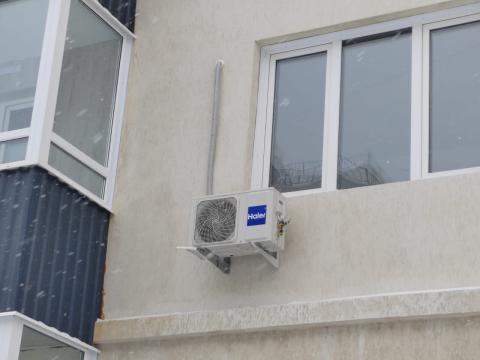 Монтаж сплит‑системы Haier в панельном доме, Новосибирск