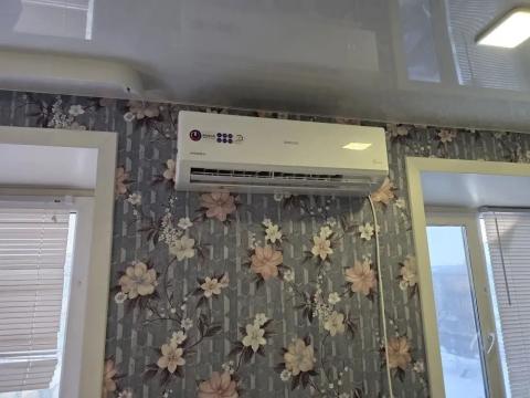 Купить кондиционер в Новосибирске с установкой – Breeon BRC‑12TPI, монтаж на 5‑м этаже